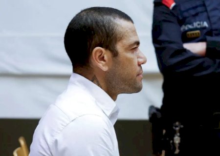 Ex-jogador da seleção brasileira nega agressão sexual em tribunal de Barcelona